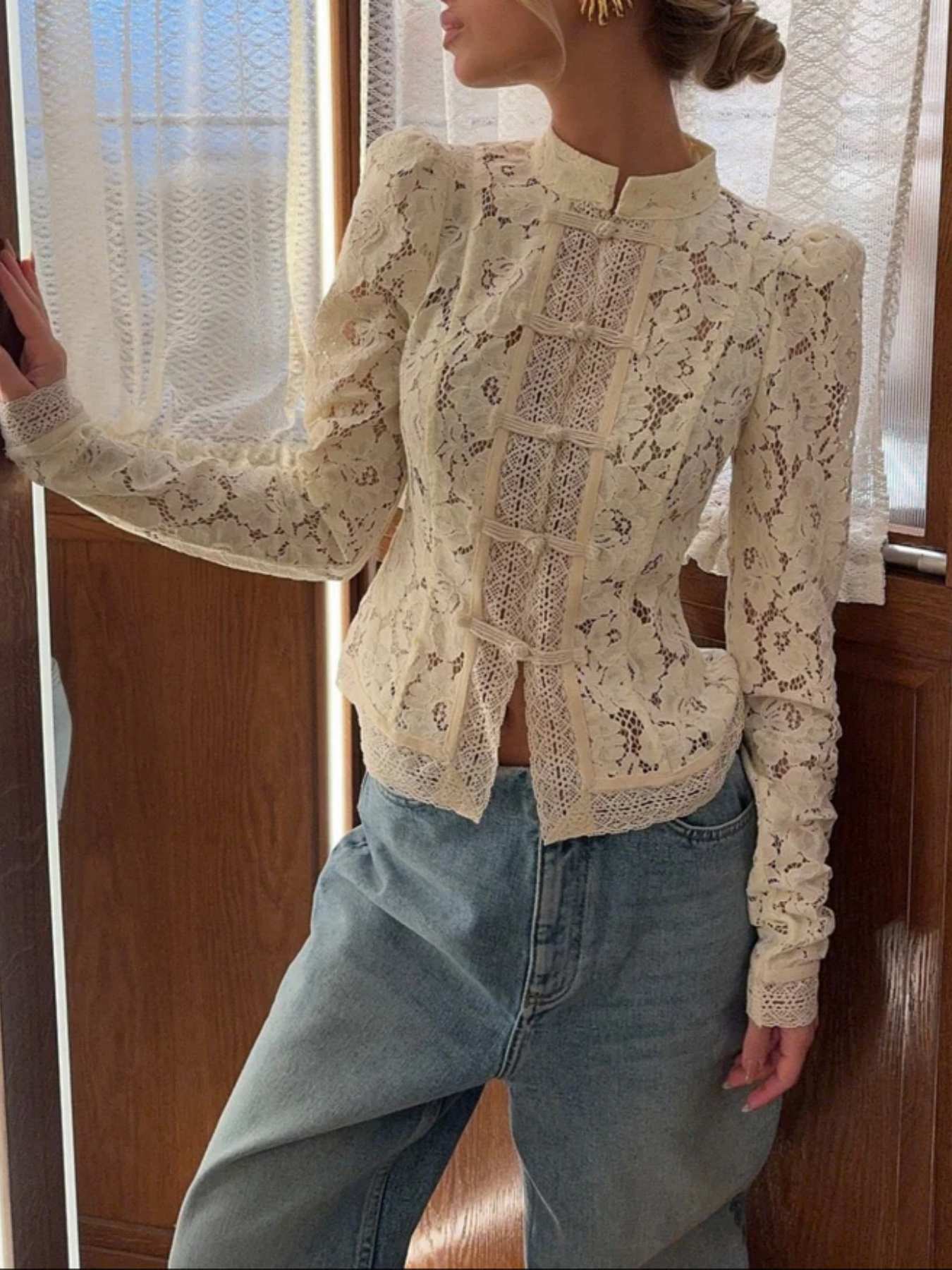 Standard-sized women's clothing Women's Elegant Blouse, court style loose and elegant one line shirt fall top, embellished with floral lace hollow design