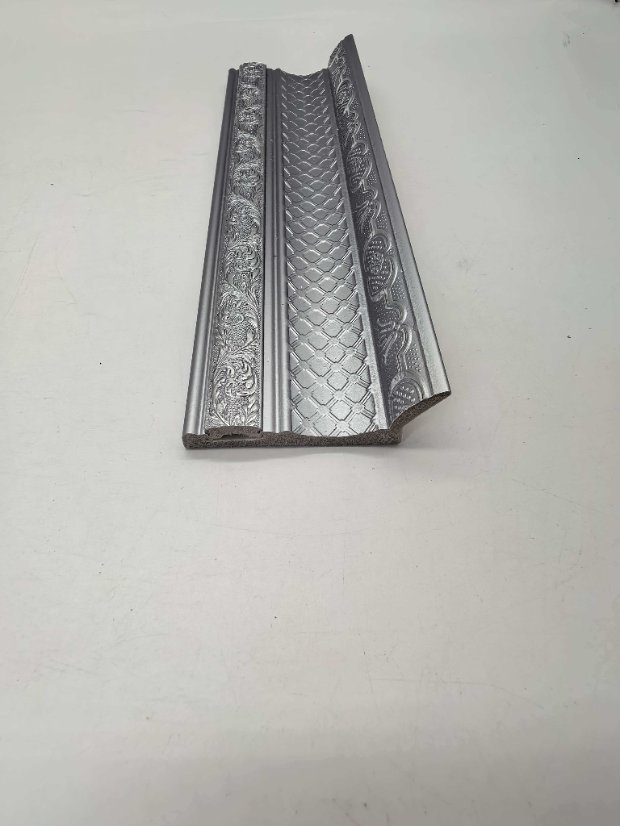 cornice PS Silver Embossed Crown Molding, European Lattice Carved Ceiling Trim