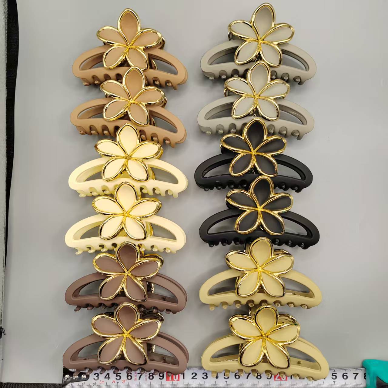 Gold-rimmed rubber-finish claw clip Gold-Edged Rubber Six Colors