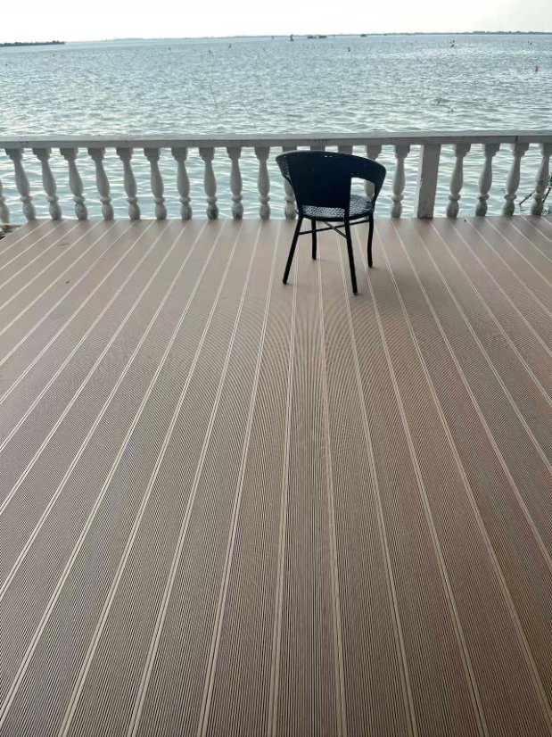 Wood-plastic composite (WPC) flooring WPC Straight-Grain Decking