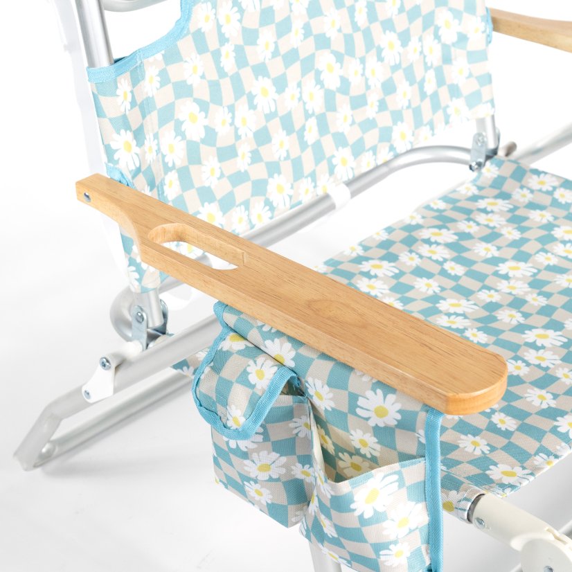 Beach Chair Chair with 5 Recline Positions Causing Foot Discomfort