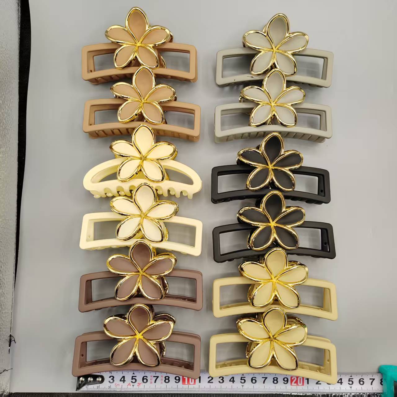 Gold-rimmed rubber-finish claw clip Gold-Edged Rubber Six Colors