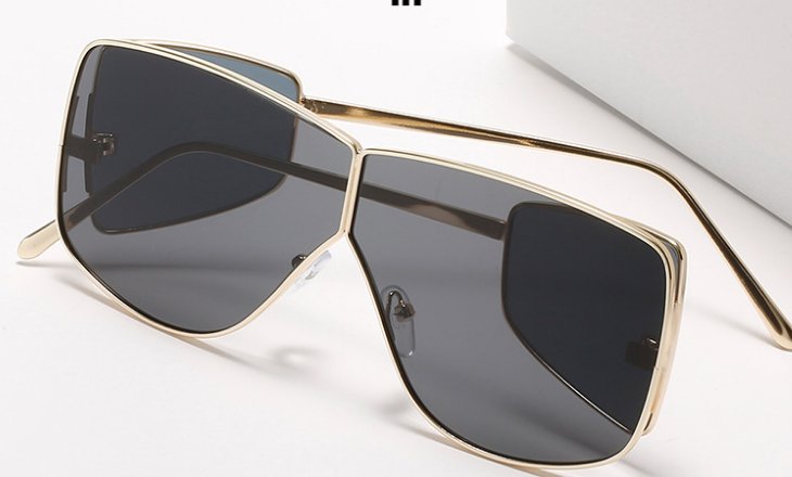 Metallic Fashion Sunglasses 5599