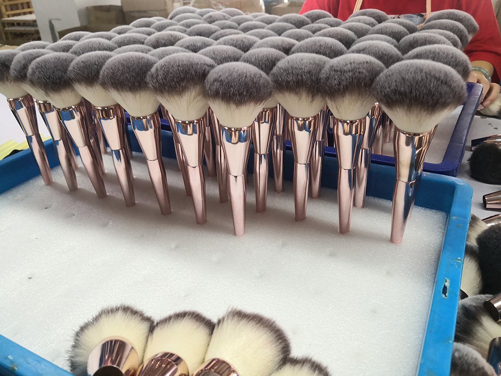 Powder Brush Large Powder Brush Flat Arched Premium Durable Kabuki Makeup Brush Perfect For Blending Liquid,Cream and Flawless Powder,Buffing, Blending