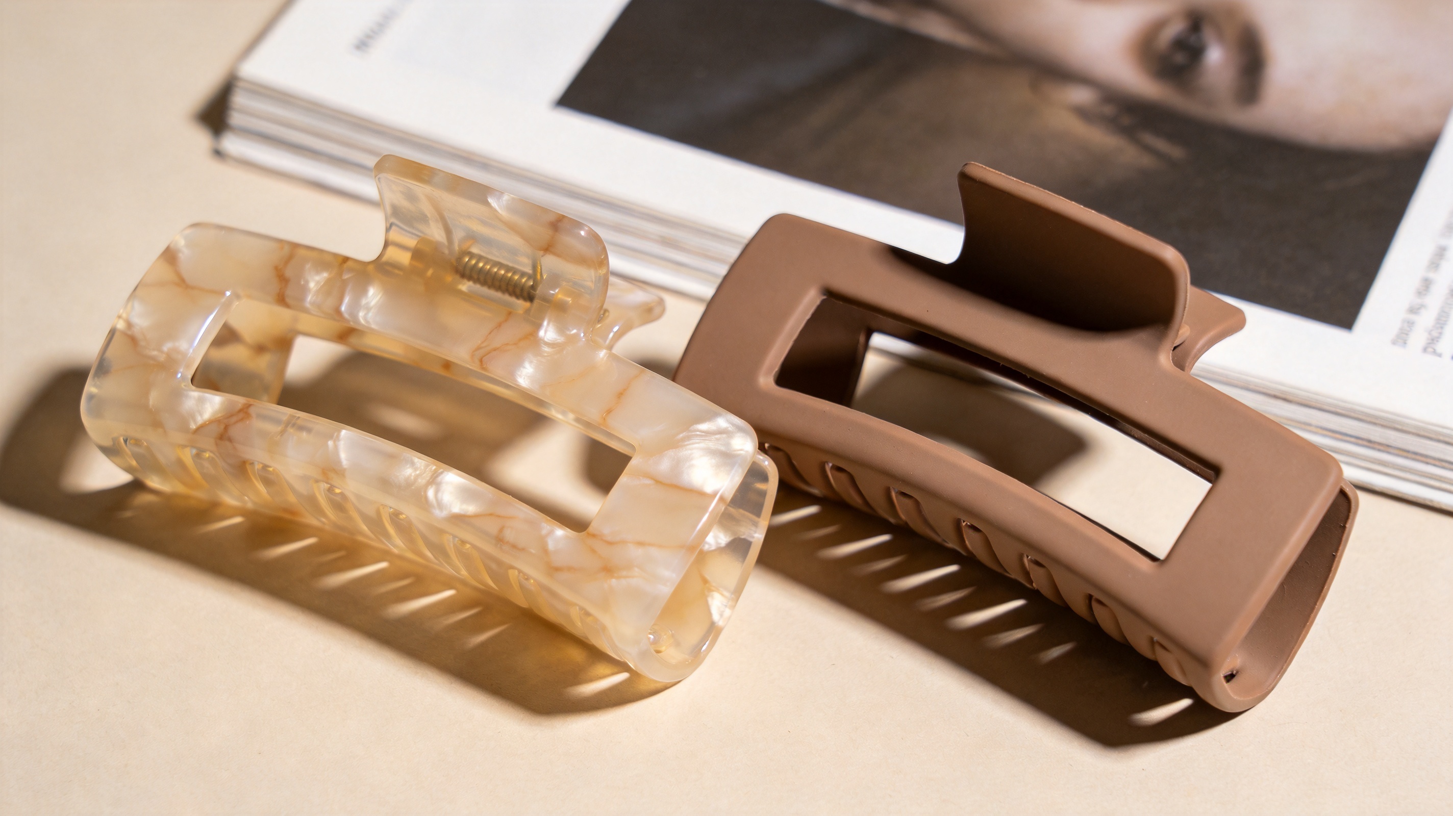 Acetate vs. Plastic Hair Clips: Which Material Wins for Your Hair Accessories Brand?