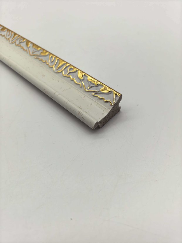frame PS European Antiqued Gold Carved Molding, Vintage Picture Frame Trim