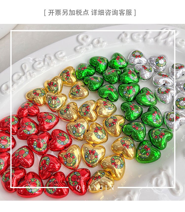 Printed bead Christmas-themed heart beads