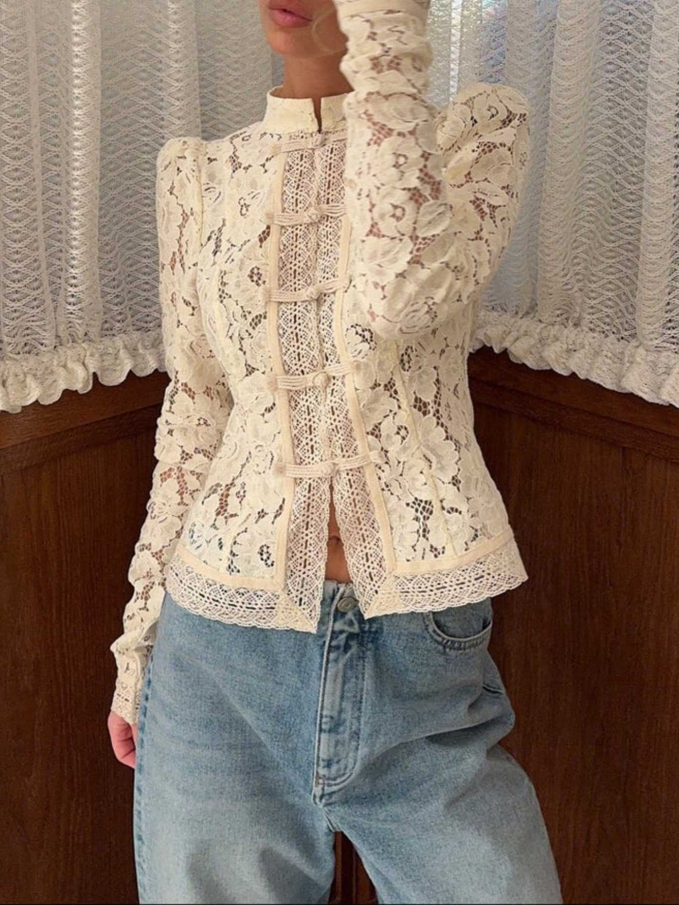 Standard-sized women's clothing Women's Elegant Blouse, court style loose and elegant one line shirt fall top, embellished with floral lace hollow design
