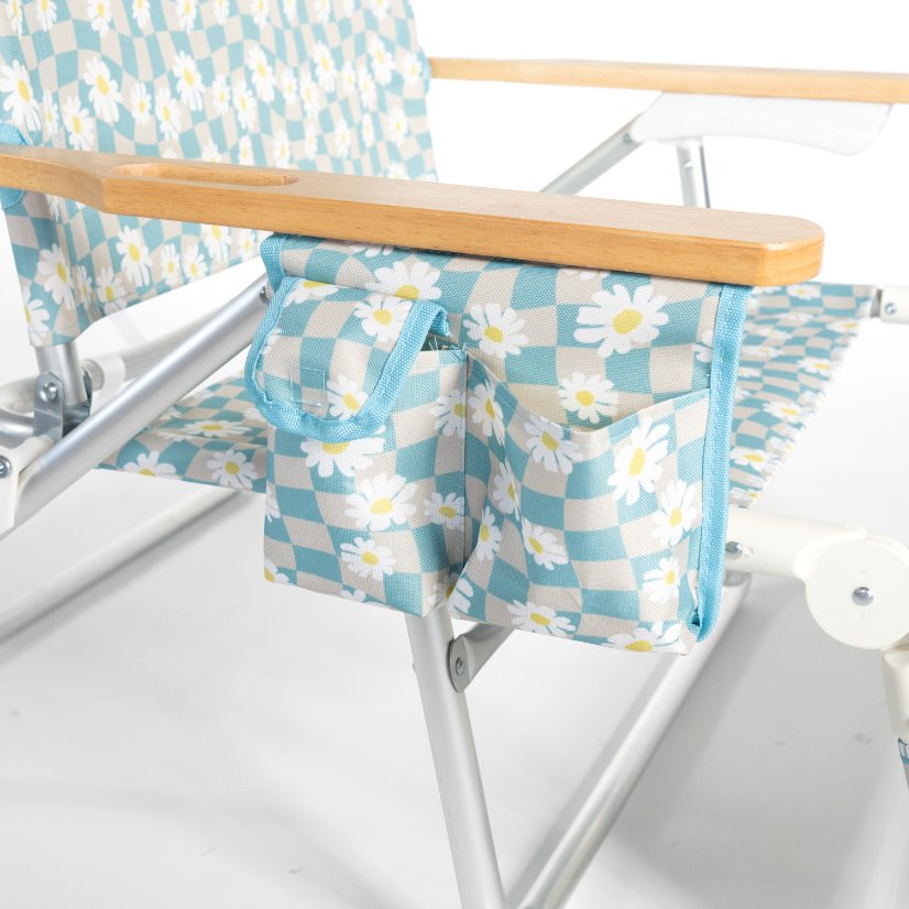 Beach Chair Chair with 5 Recline Positions Causing Foot Discomfort