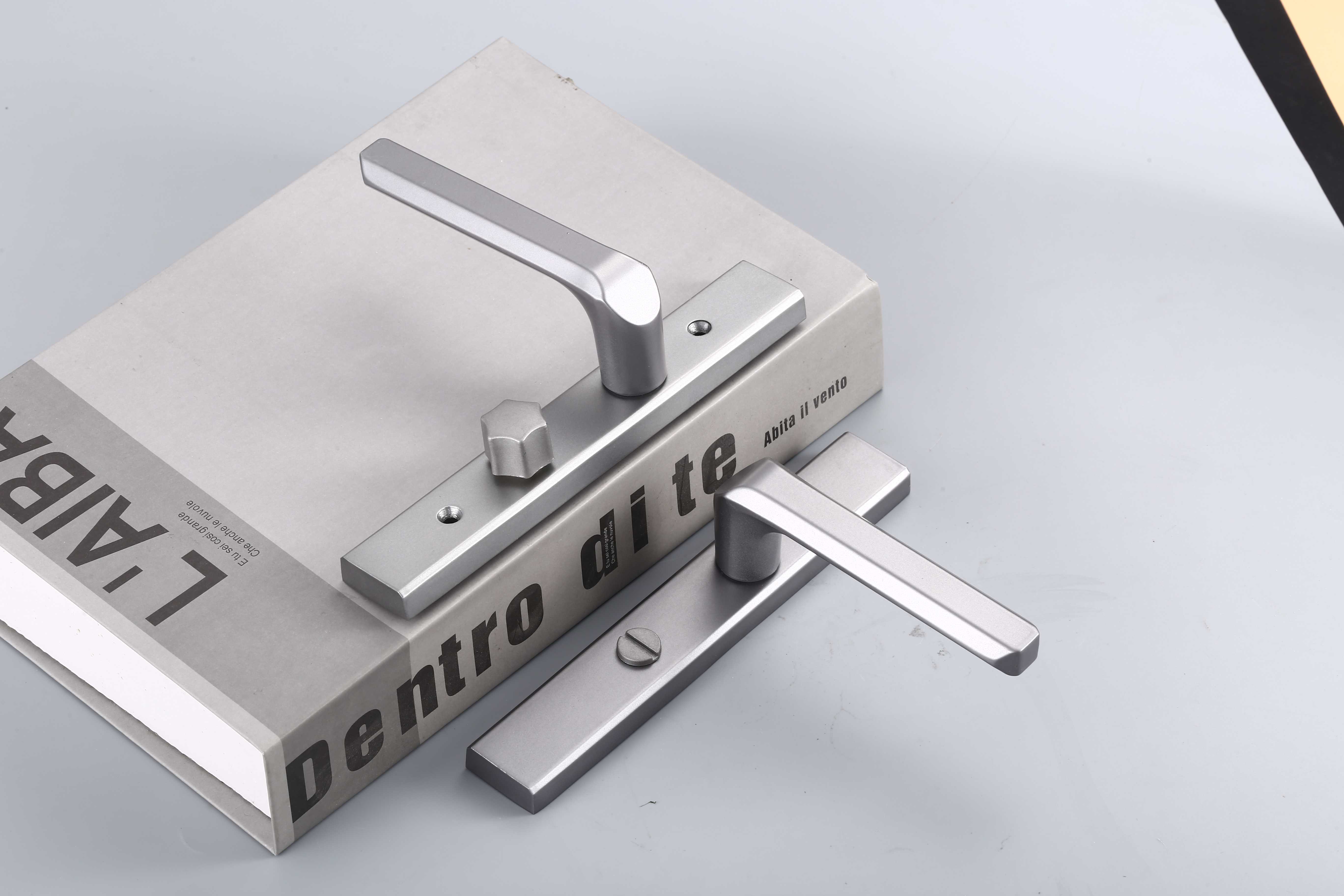 Medium-width door lock Bathroom Door Medium-Slim Profile Lock