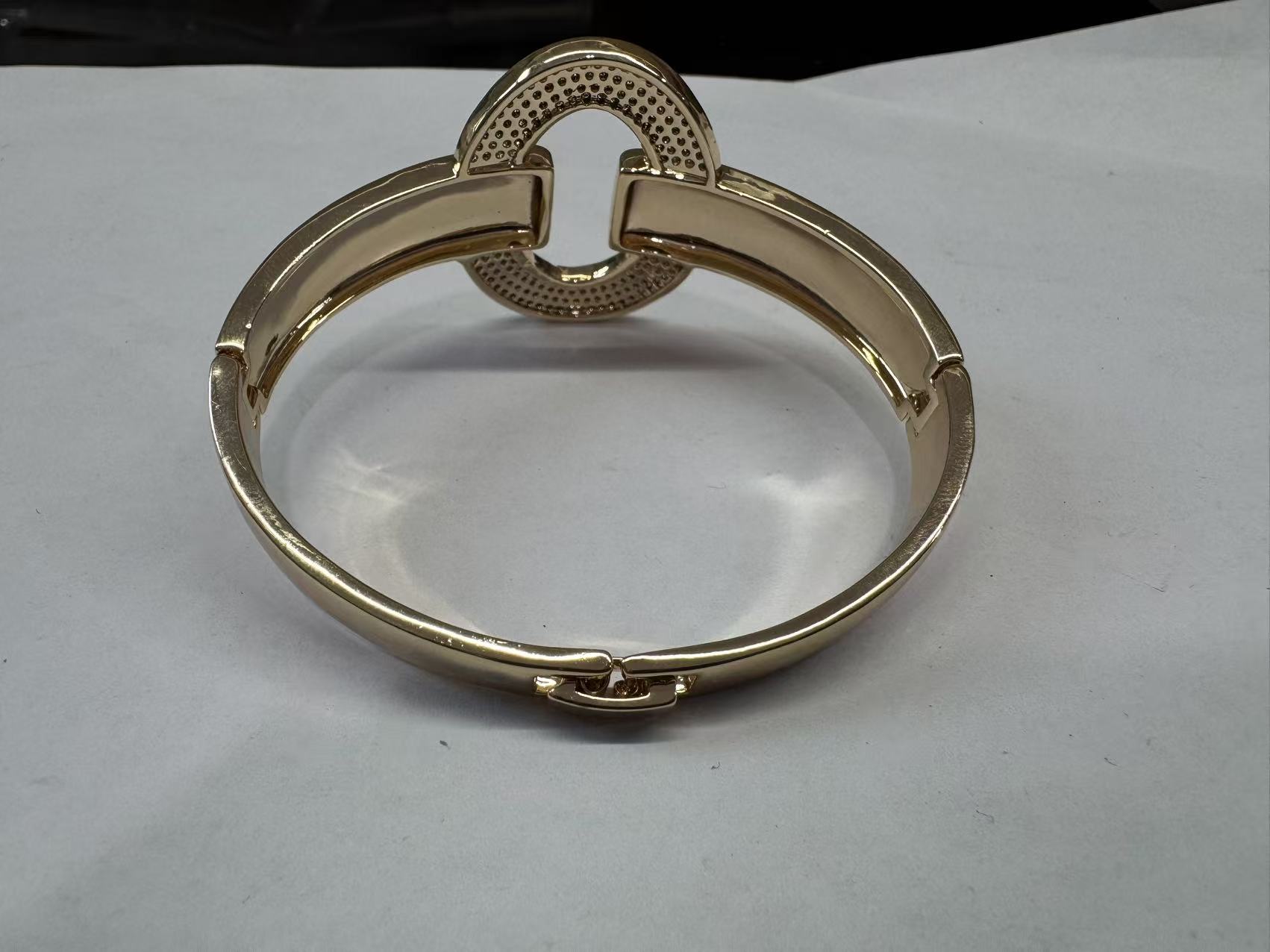 Bracelet Oval Diamond-Cut Geometric Cuff Bracelet