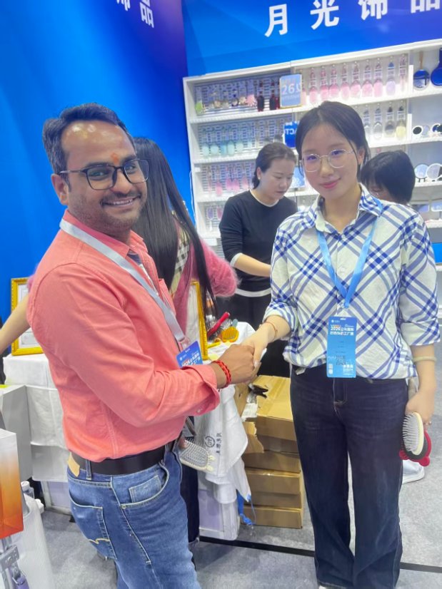 Pujiang Yueguang Jewelry Factory Partner