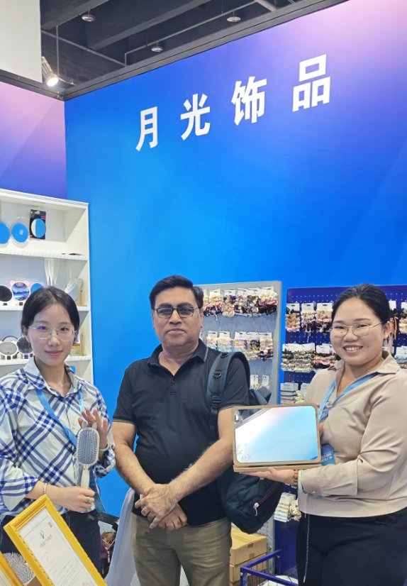 Pujiang Yueguang Jewelry Factory Partner